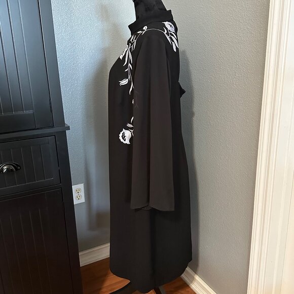 SLNY Dress Size 16W Black Mock Neck White Floral Embroidery Long Sleeve Formal - Picture 8 of 12